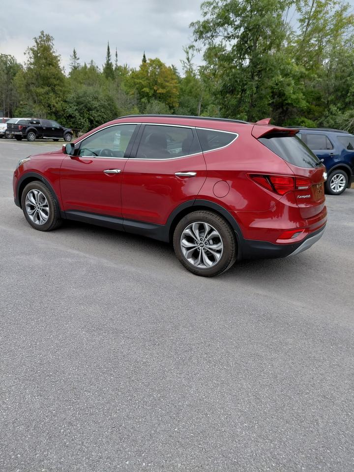2020 Hyundai Santa Fe ESSENTIAL Photo3
