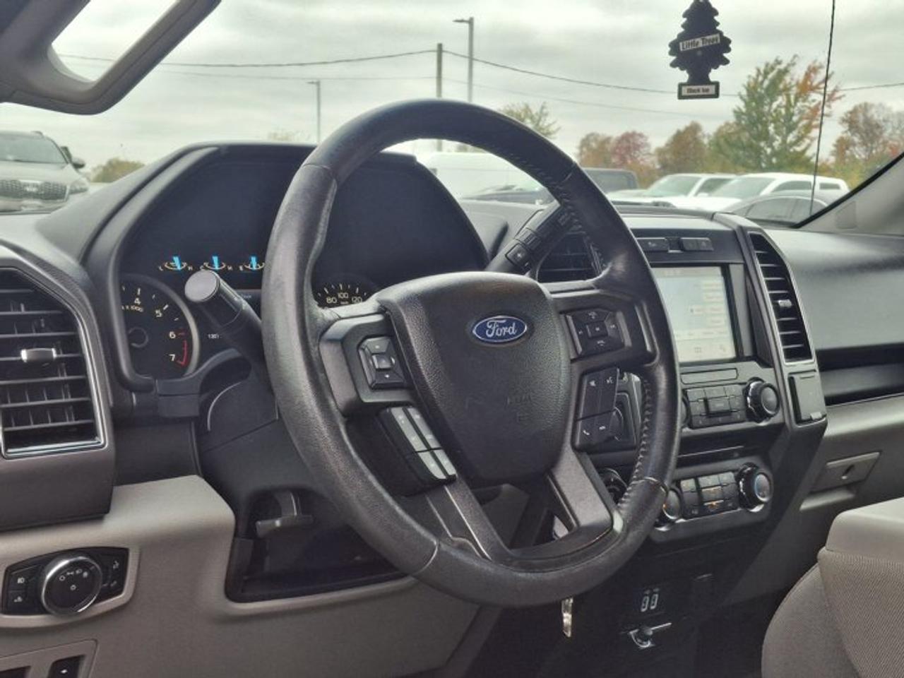 2018 Ford F-150 XLT Crew 4X4 | 5.0L V8 | 301A | XTR | Power Seat | CarPlay + Android | Rear Camera | and More ! Photo