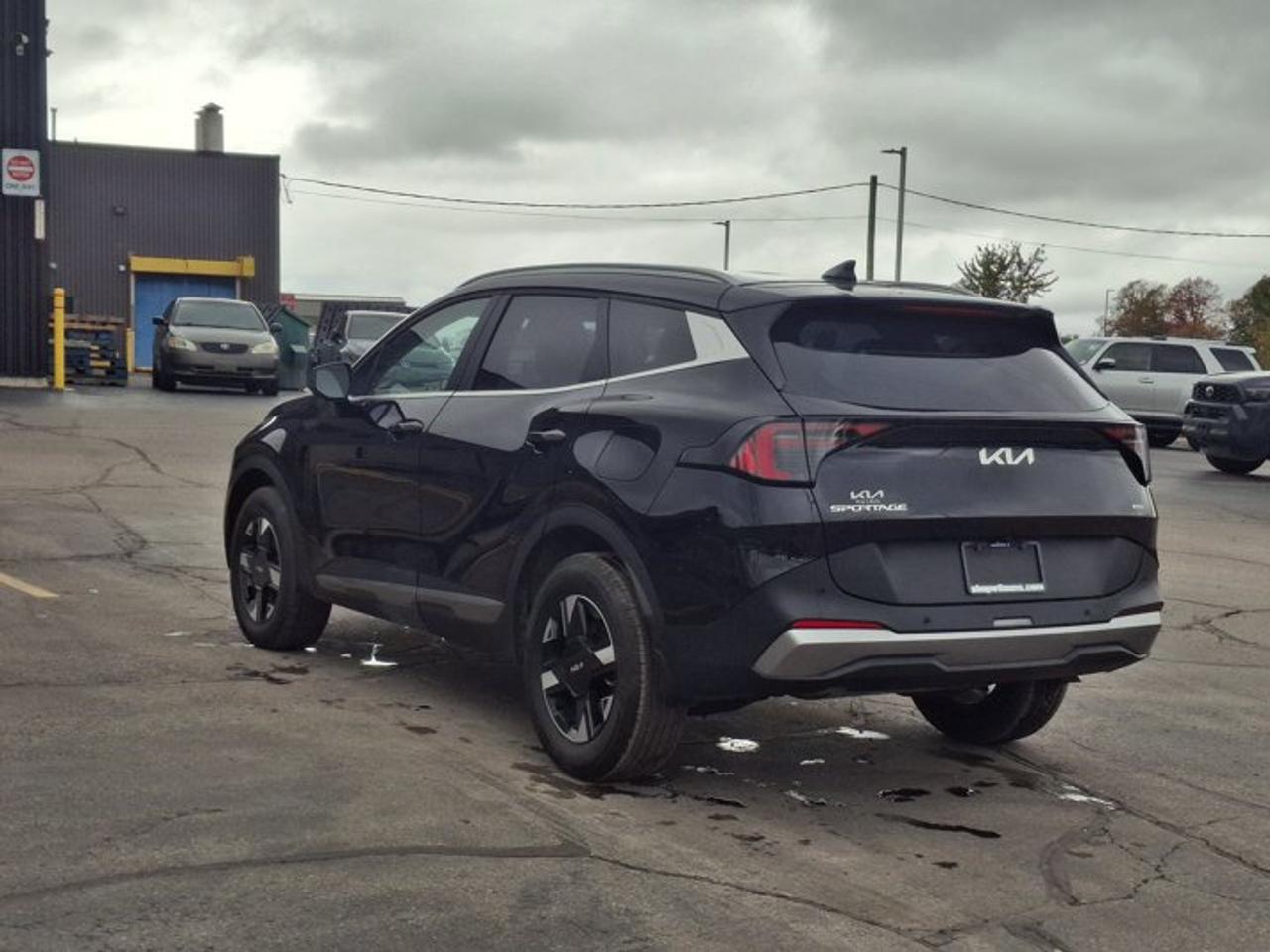 2026 Kia Sportage LX AWD | Heated Seats | Smart Cruise | Apple CarPlay + Android | Keyless Entry | and More ! Photo2