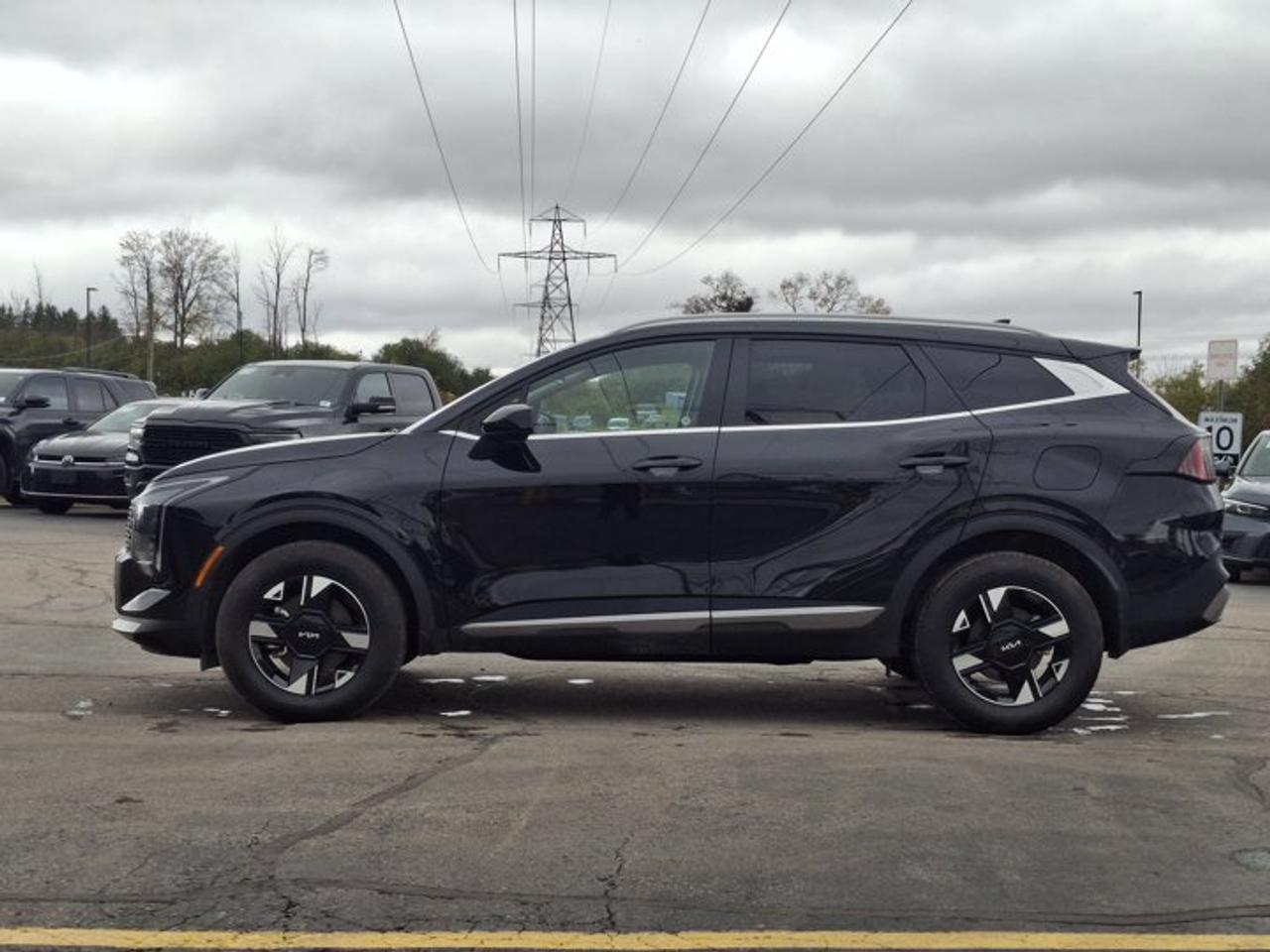 2026 Kia Sportage LX AWD | Heated Seats | Smart Cruise | Apple CarPlay + Android | Keyless Entry | and More ! Photo