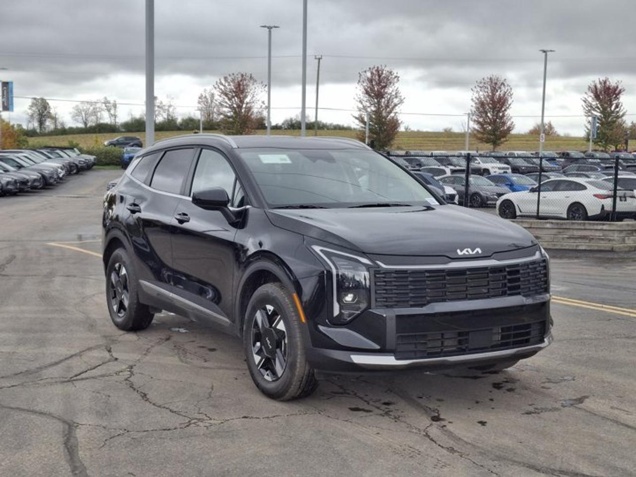 2026 Kia Sportage LX AWD | Heated Seats | Smart Cruise | Apple CarPlay + Android | Keyless Entry | and More ! Photo