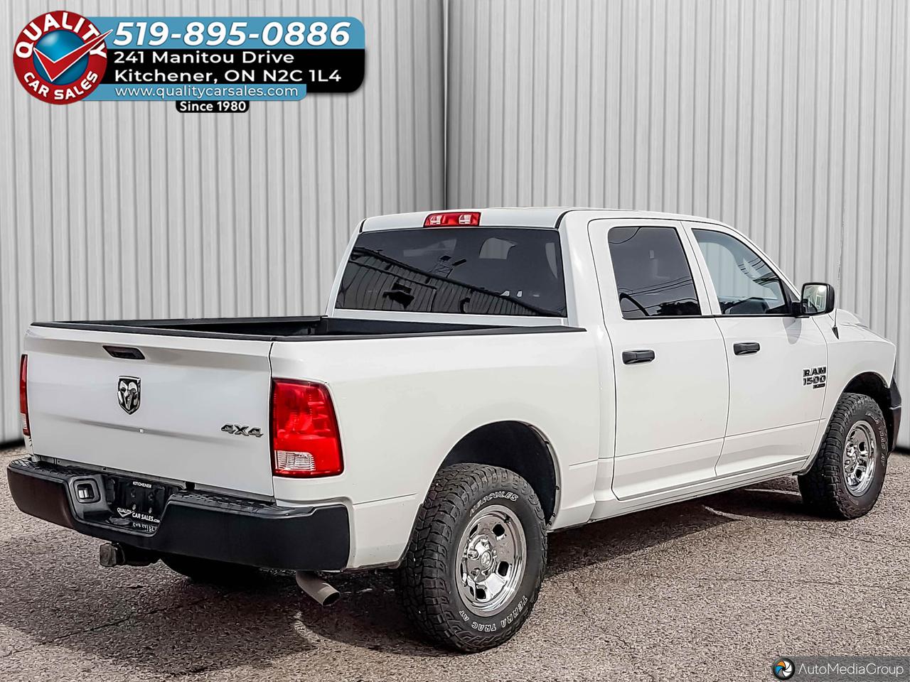 2022 RAM 1500 Classic ST Crew Cab 4x4 Photo3
