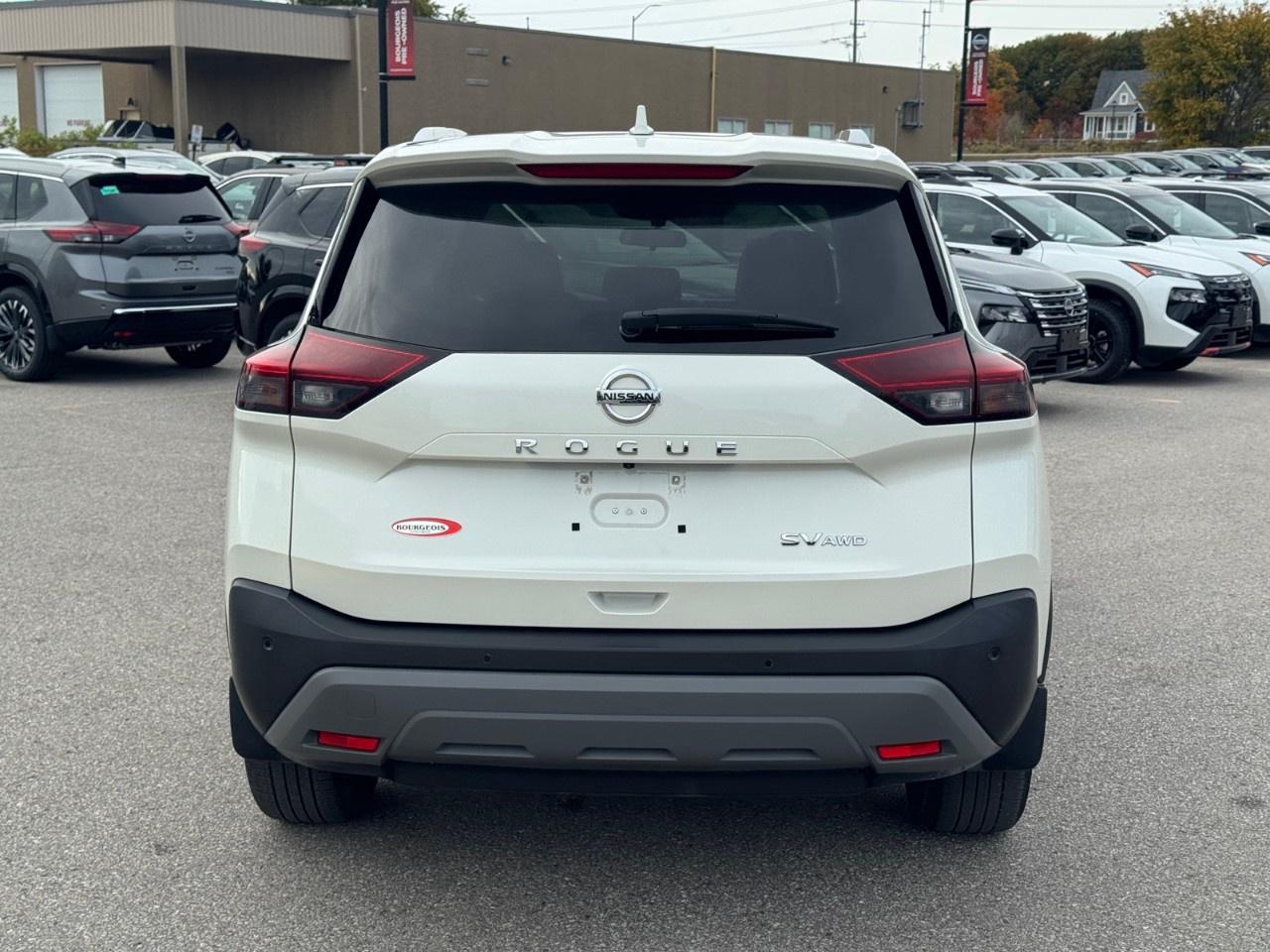 2021 Nissan Rogue SV Photo
