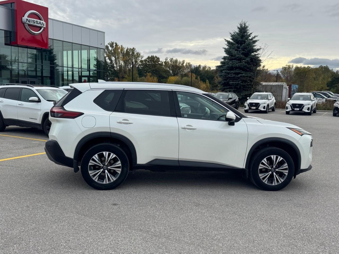 2021 Nissan Rogue SV Photo5