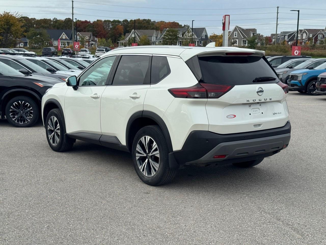 2021 Nissan Rogue SV Photo