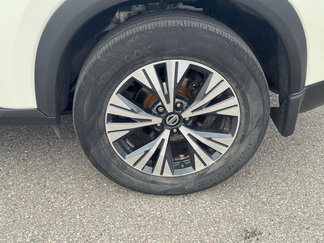 2021 Nissan Rogue SV Photo