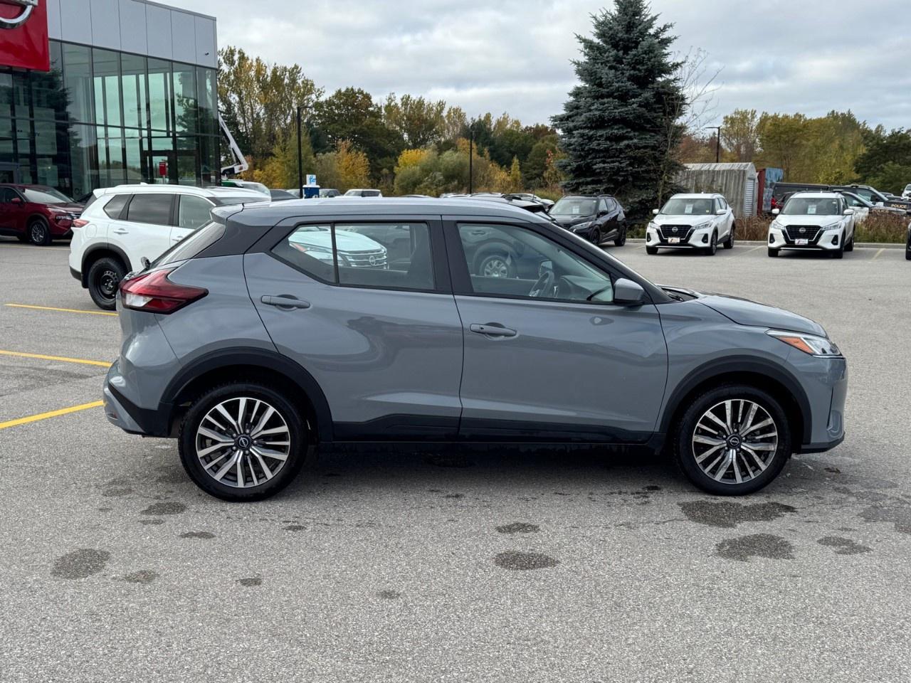 2024 Nissan Kicks SV FWD Photo5