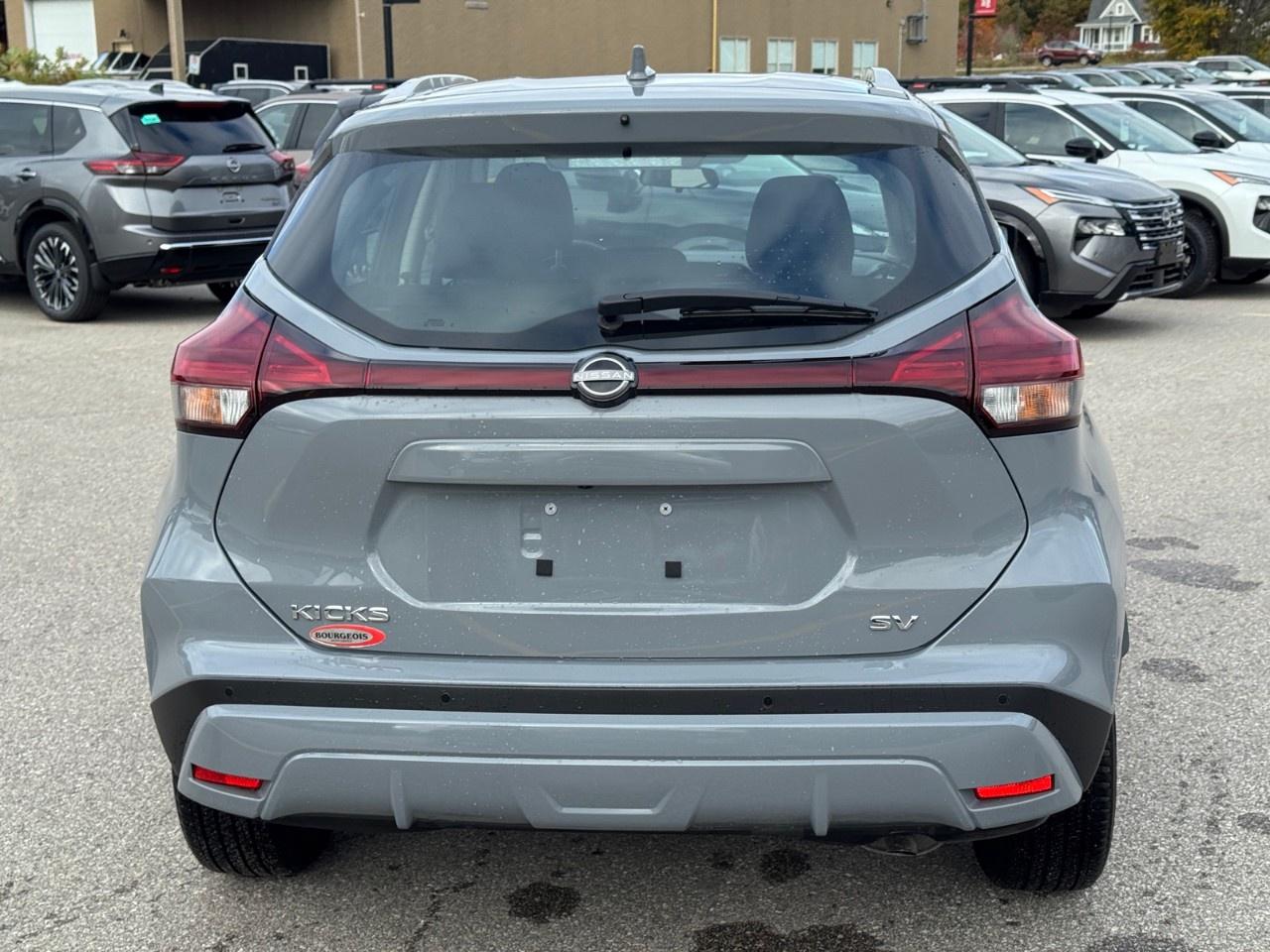2024 Nissan Kicks SV FWD Photo