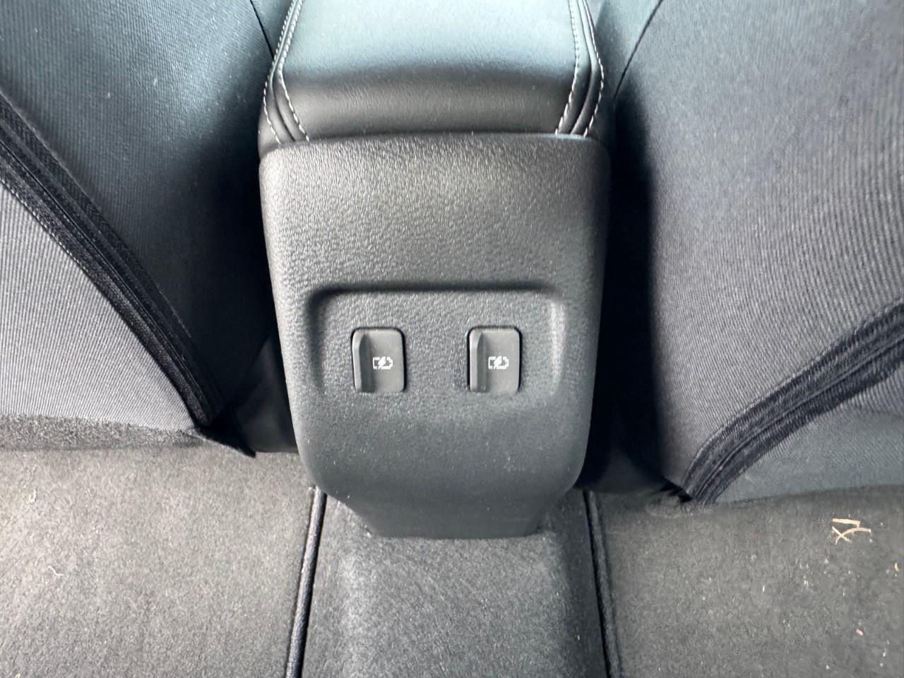 2024 Nissan Kicks SV FWD Photo