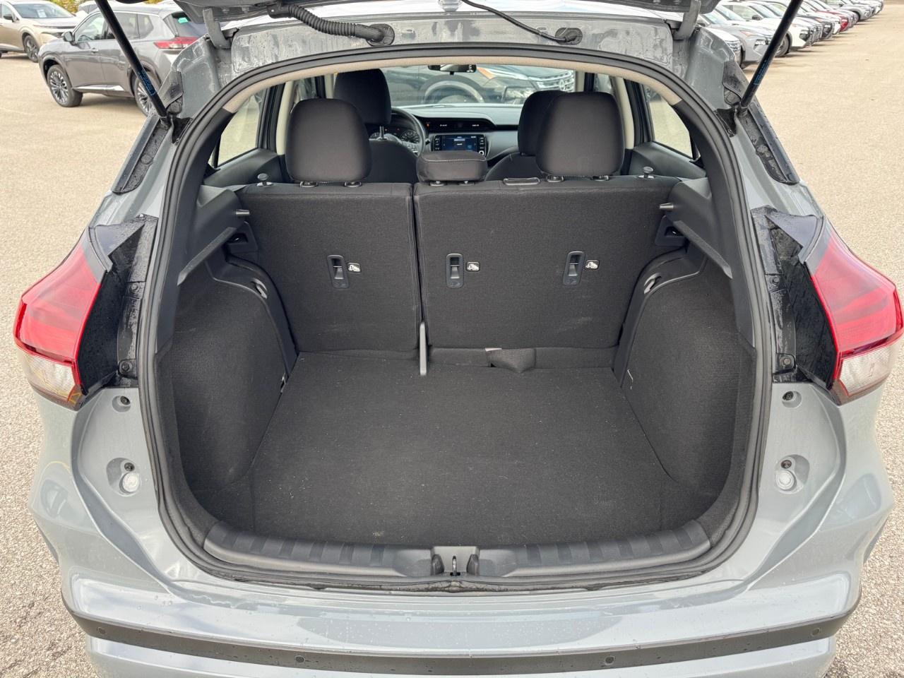 2024 Nissan Kicks SV FWD Photo