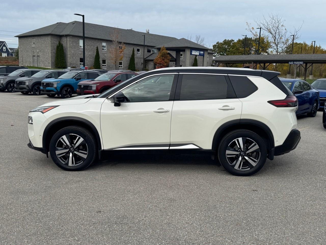 2023 Nissan Rogue AWD SL Photo