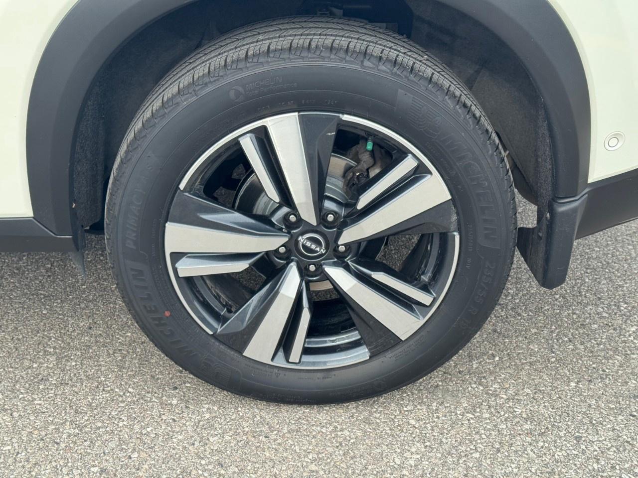 2023 Nissan Rogue AWD SL Photo