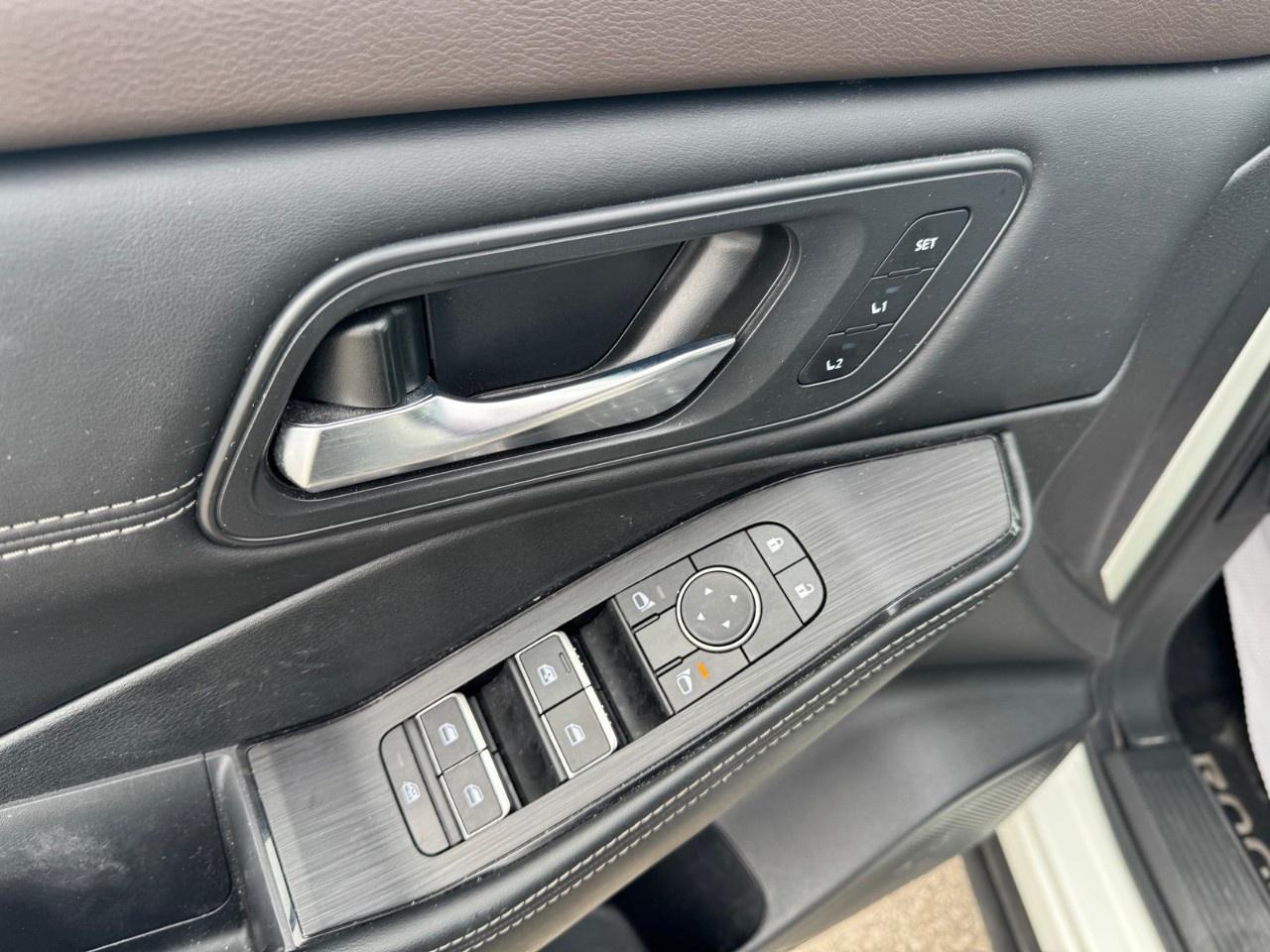 2023 Nissan Rogue AWD SL Photo
