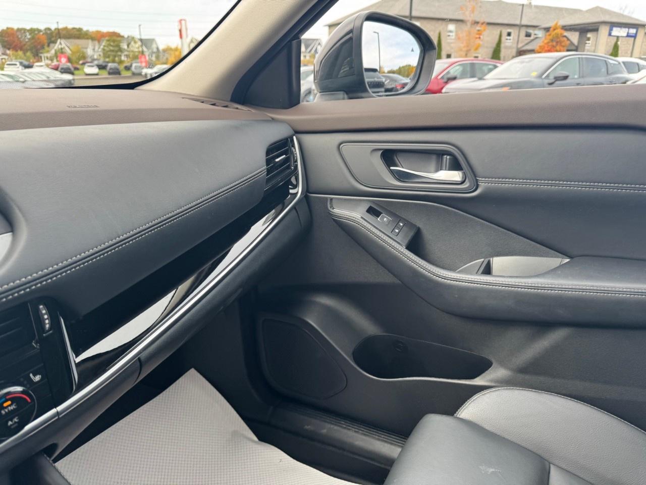 2023 Nissan Rogue AWD SL Photo