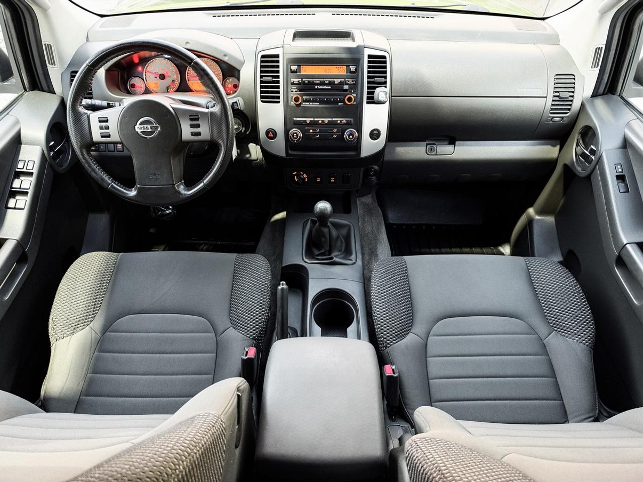 2011 Nissan Xterra PRO-4X 4X4 6-SPEED MANUAL Photo