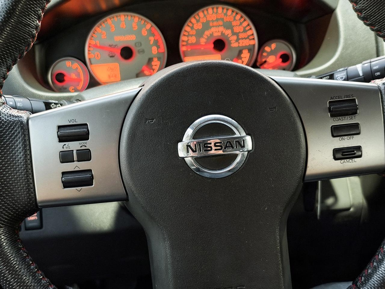 2011 Nissan Xterra PRO-4X 4X4 6-SPEED MANUAL Photo