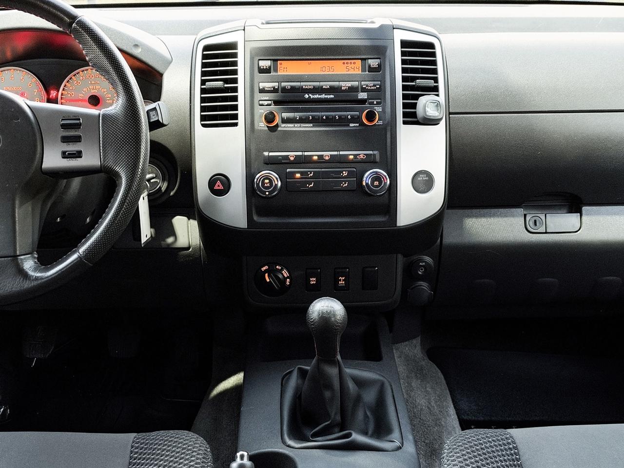 2011 Nissan Xterra PRO-4X 4X4 6-SPEED MANUAL Photo