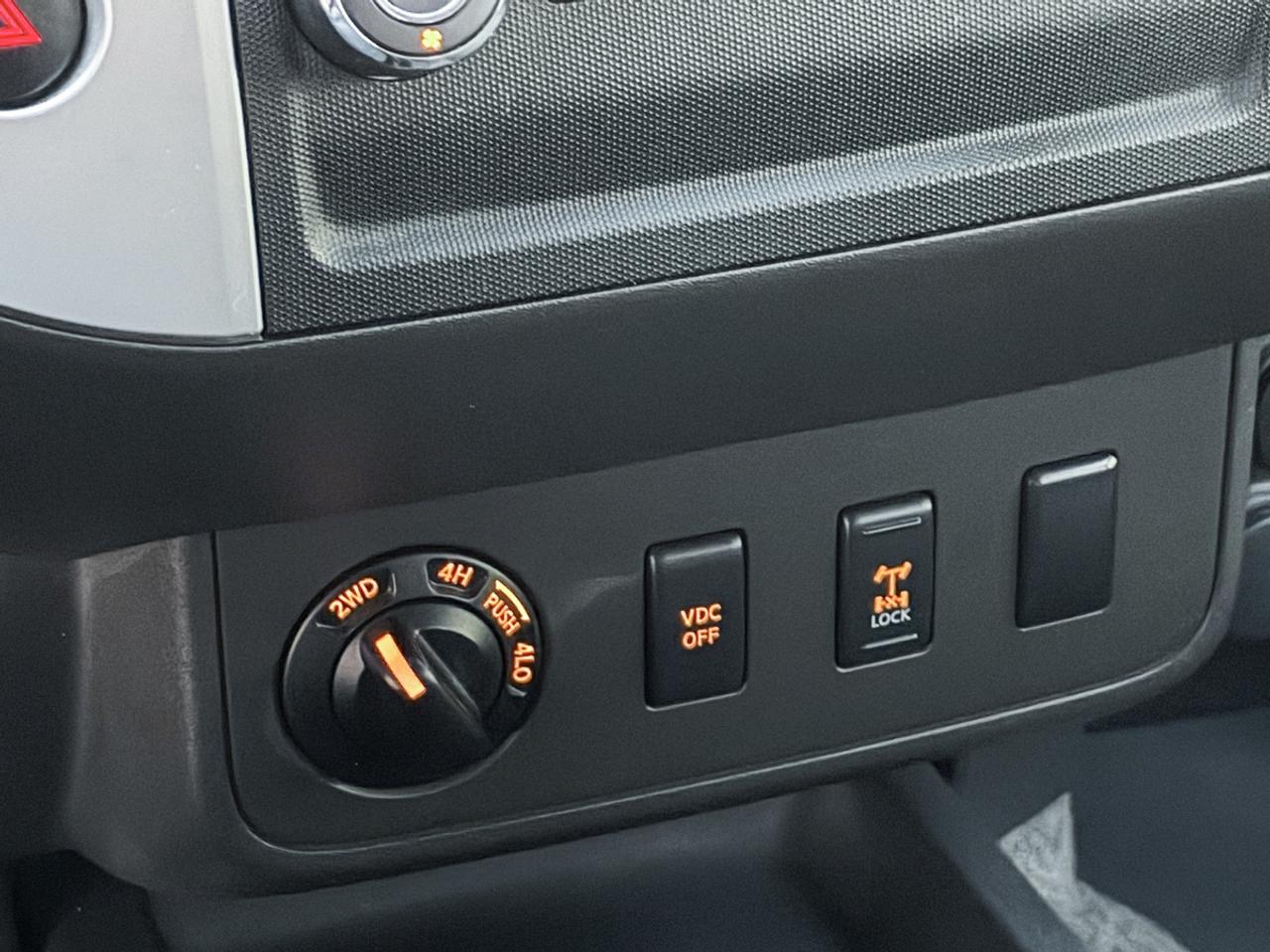 2011 Nissan Xterra PRO-4X 4X4 6-SPEED MANUAL Photo