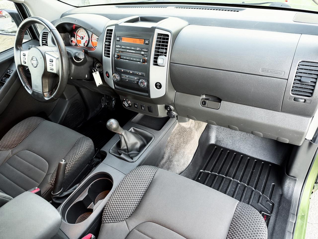 2011 Nissan Xterra PRO-4X 4X4 6-SPEED MANUAL Photo