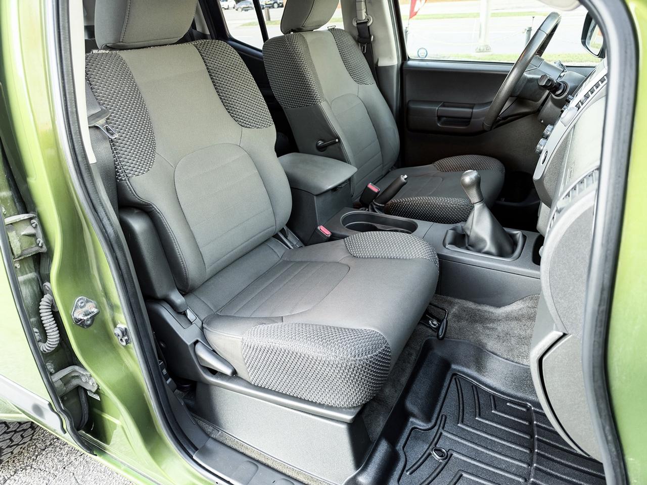 2011 Nissan Xterra PRO-4X 4X4 6-SPEED MANUAL Photo