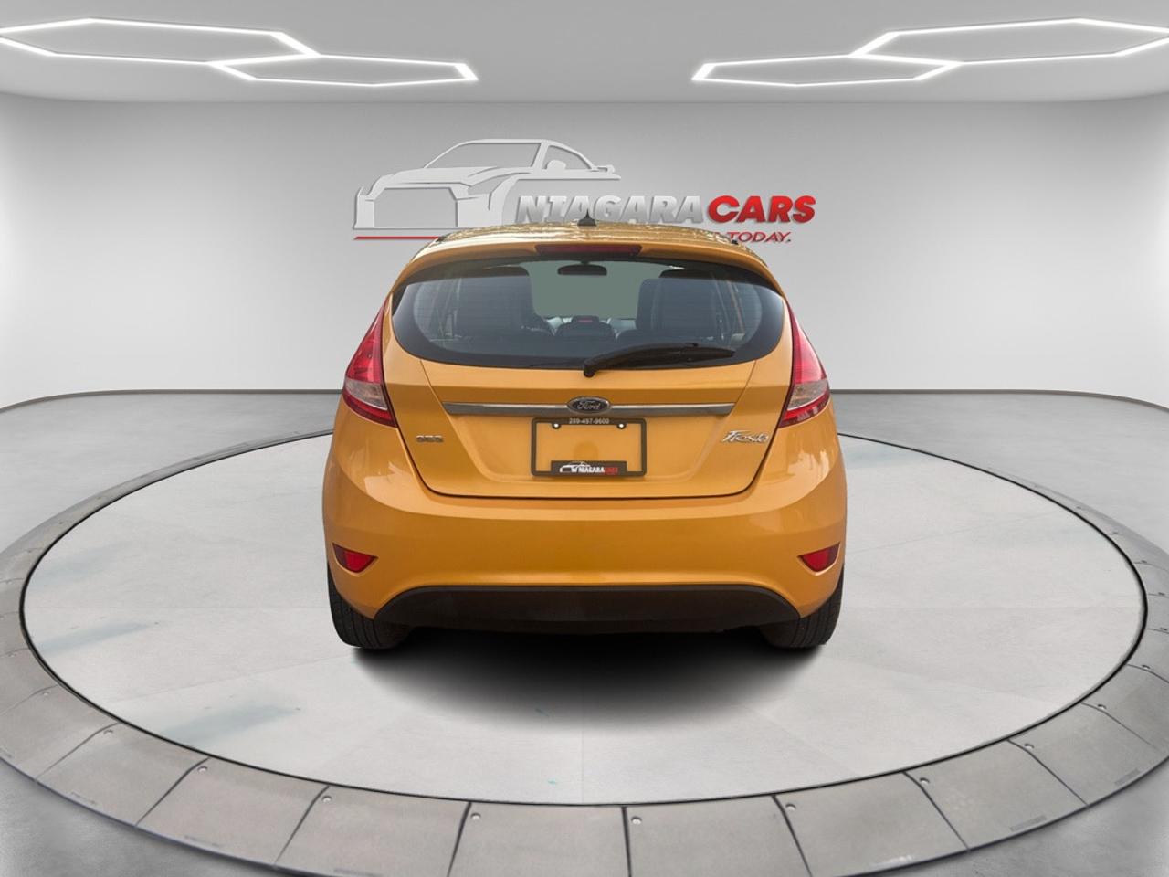 2011 Ford Fiesta SES Photo3