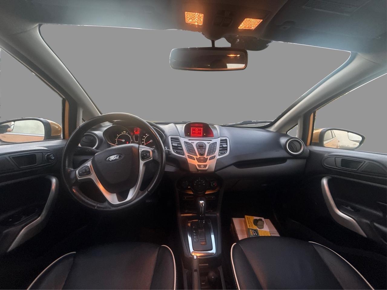 2011 Ford Fiesta SES Photo