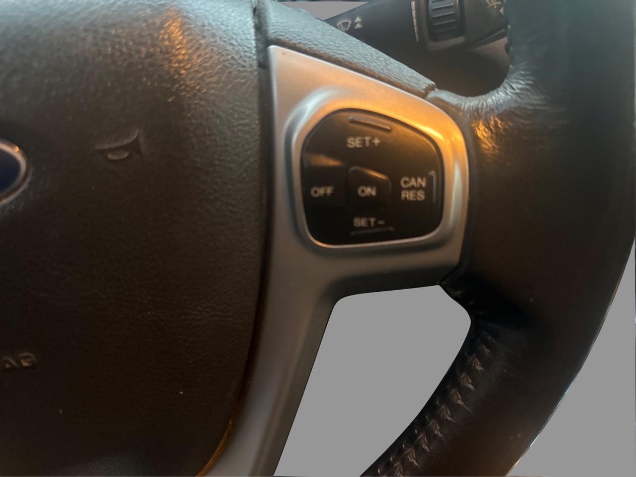 2011 Ford Fiesta SES Photo