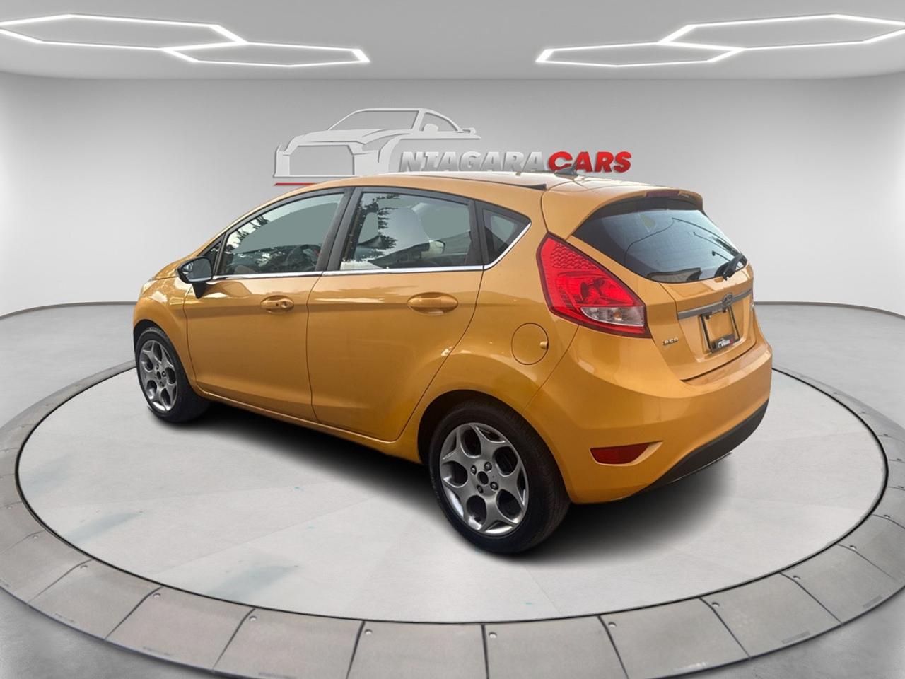 2011 Ford Fiesta SES Photo4