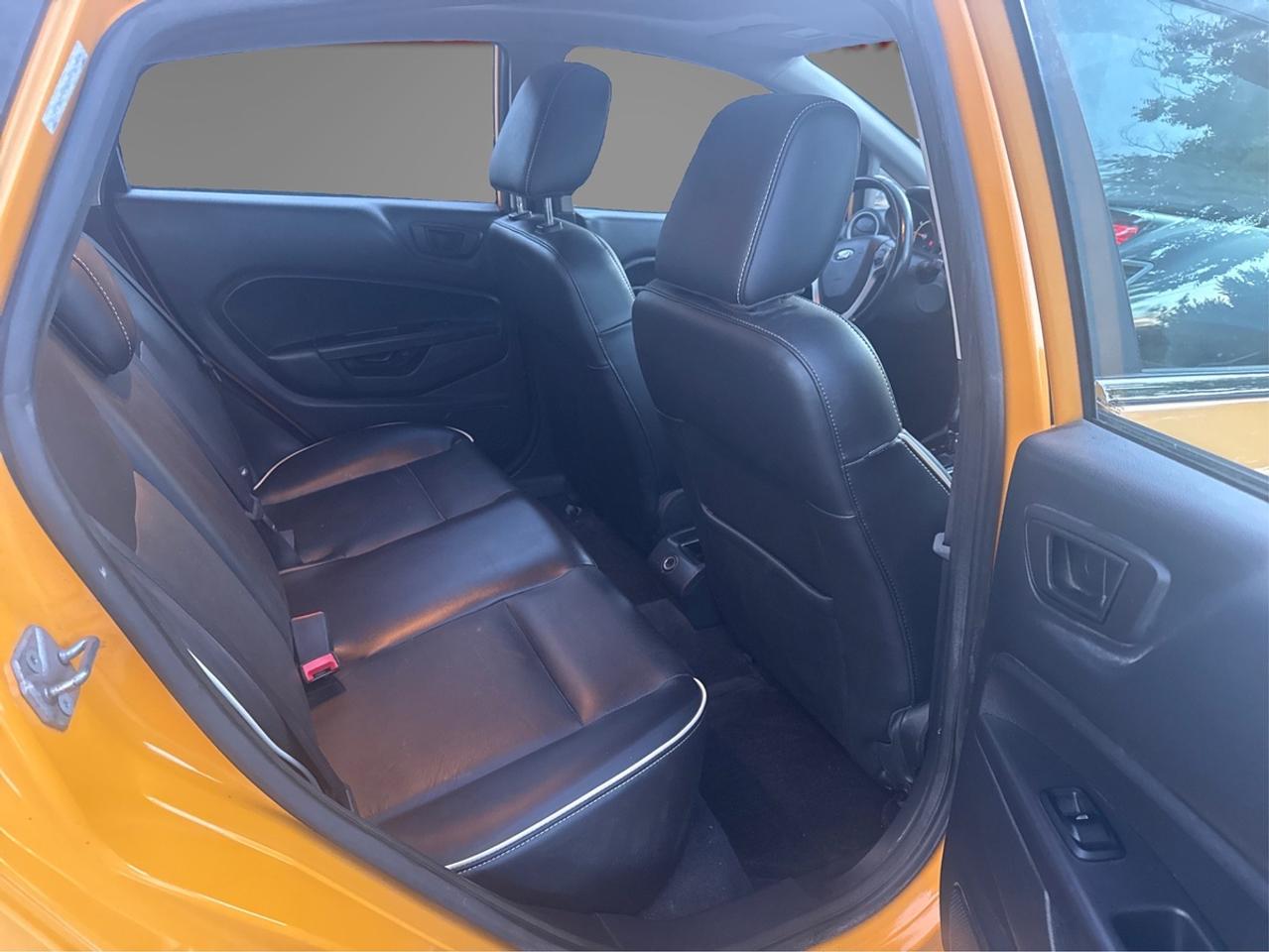 2011 Ford Fiesta SES Photo
