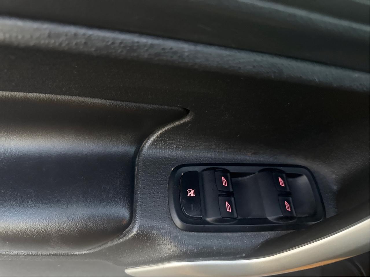 2011 Ford Fiesta SES Photo