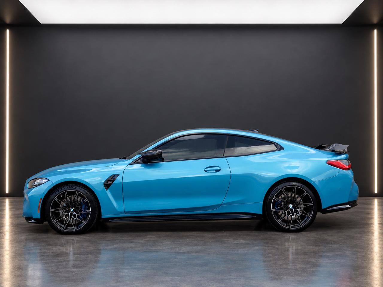 2022 BMW M4  Photo1