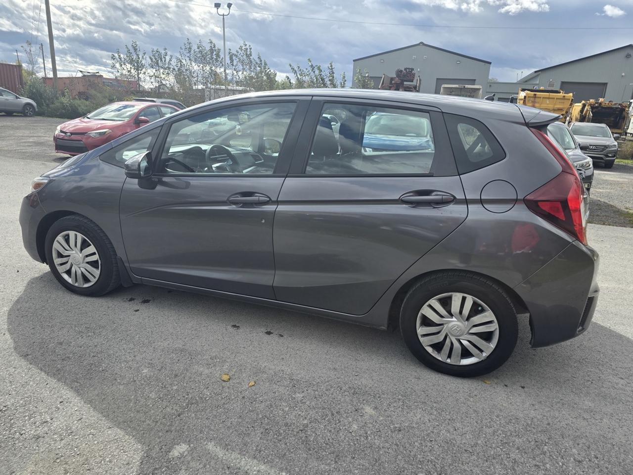 2016 Honda Fit LX Photo2