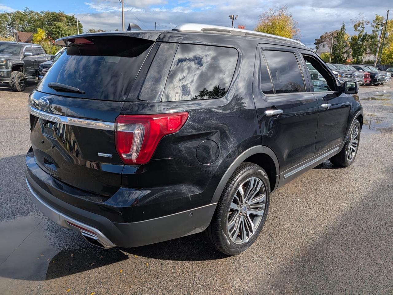 2017 Ford Explorer Platinum Photo