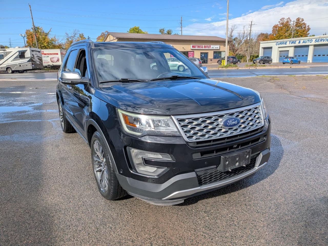 2017 Ford Explorer Platinum Photo5