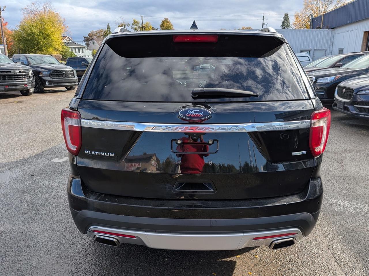 2017 Ford Explorer Platinum Photo
