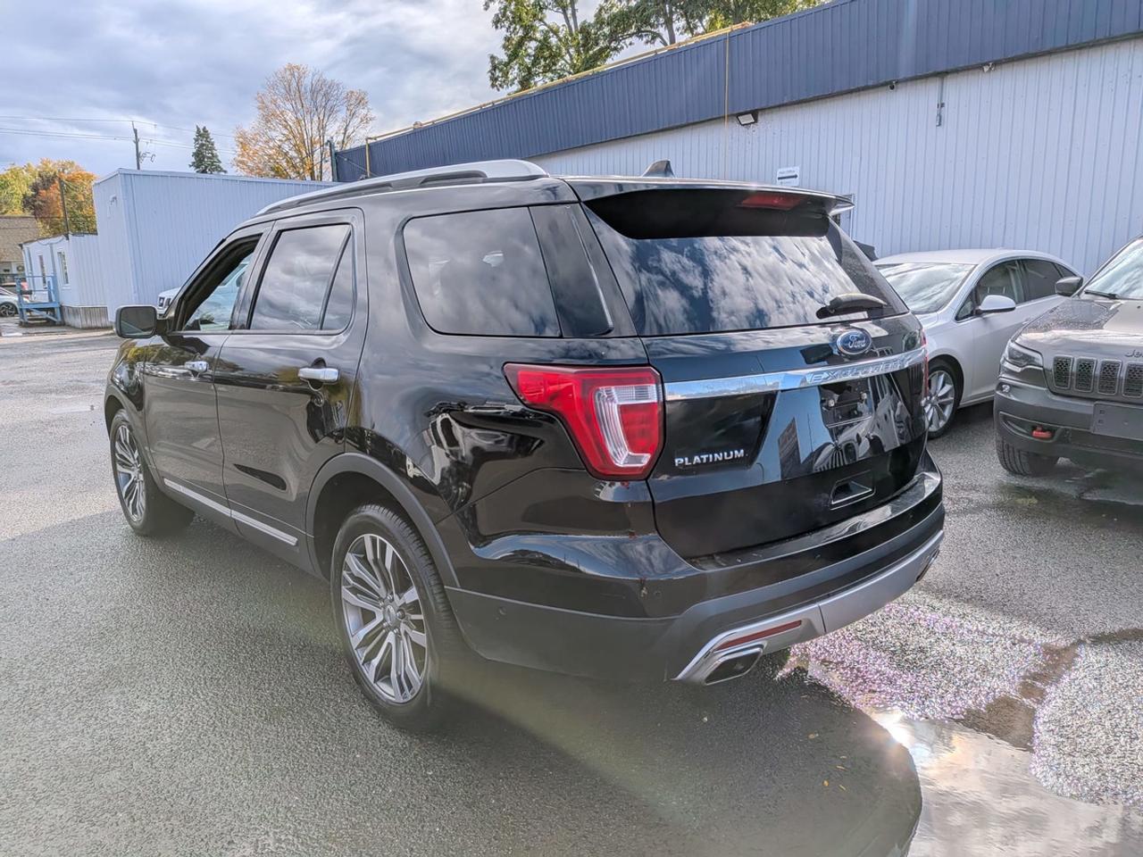 2017 Ford Explorer Platinum Photo