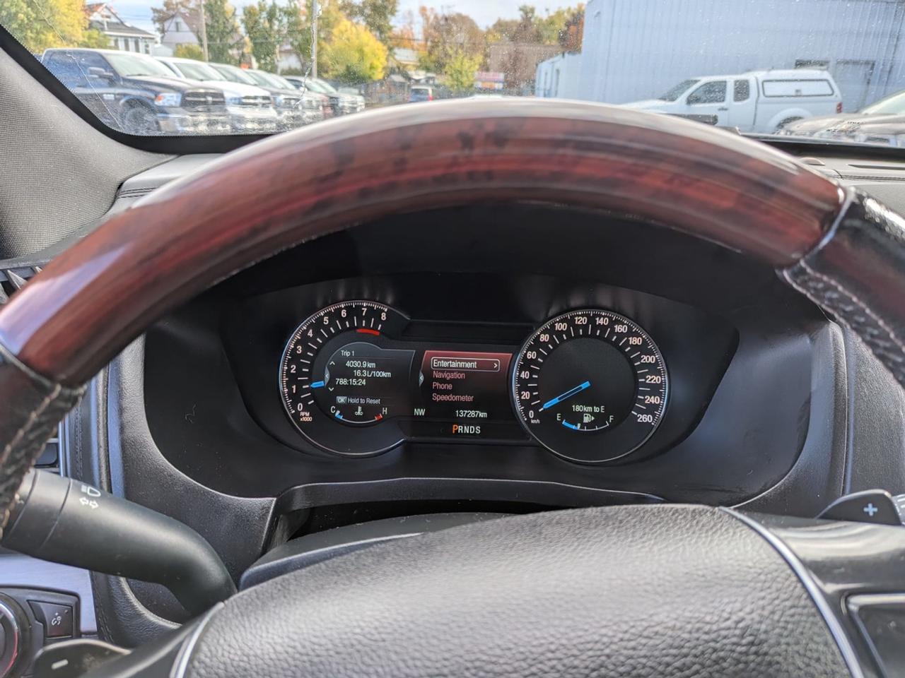 2017 Ford Explorer Platinum Photo
