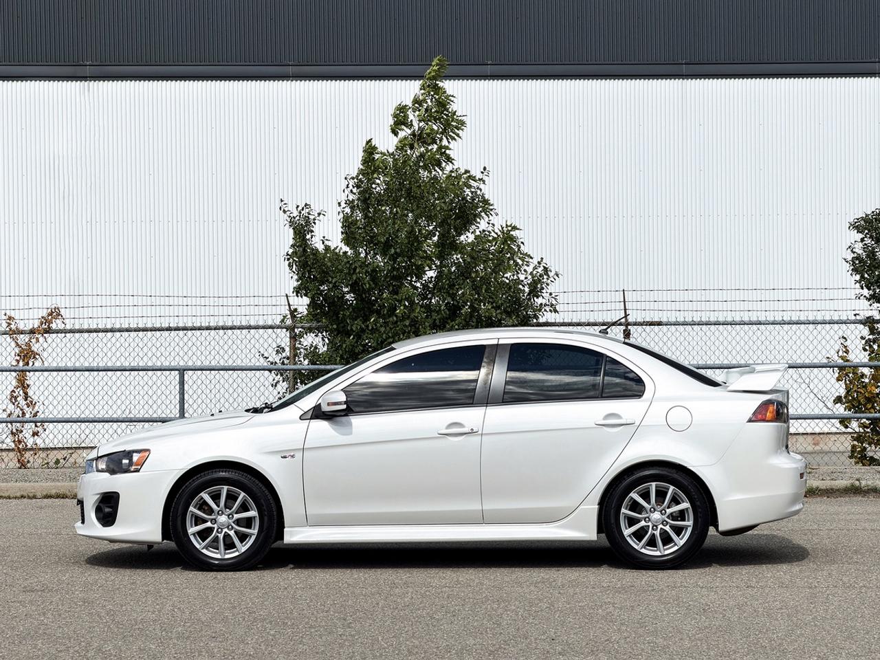 2016 Mitsubishi Lancer ES AWC 2.4L Photo
