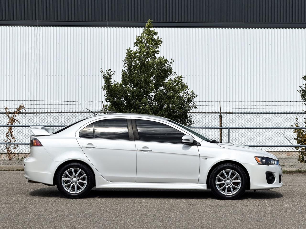 2016 Mitsubishi Lancer ES AWC 2.4L Photo