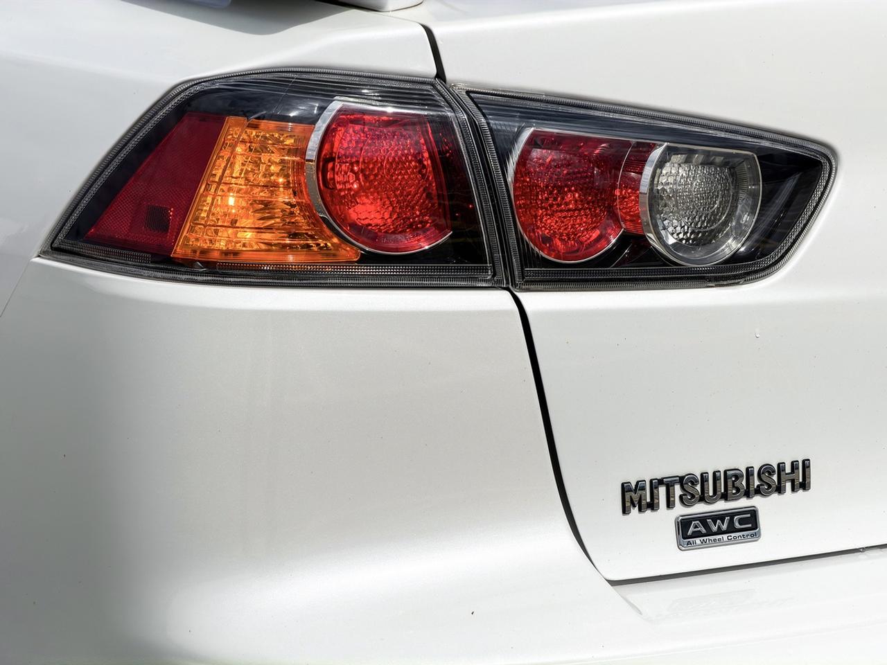 2016 Mitsubishi Lancer ES AWC 2.4L Photo