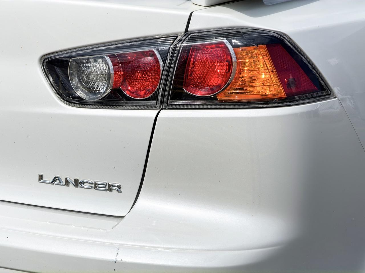 2016 Mitsubishi Lancer ES AWC 2.4L Photo