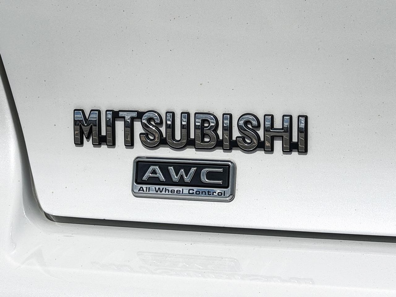2016 Mitsubishi Lancer ES AWC 2.4L Photo