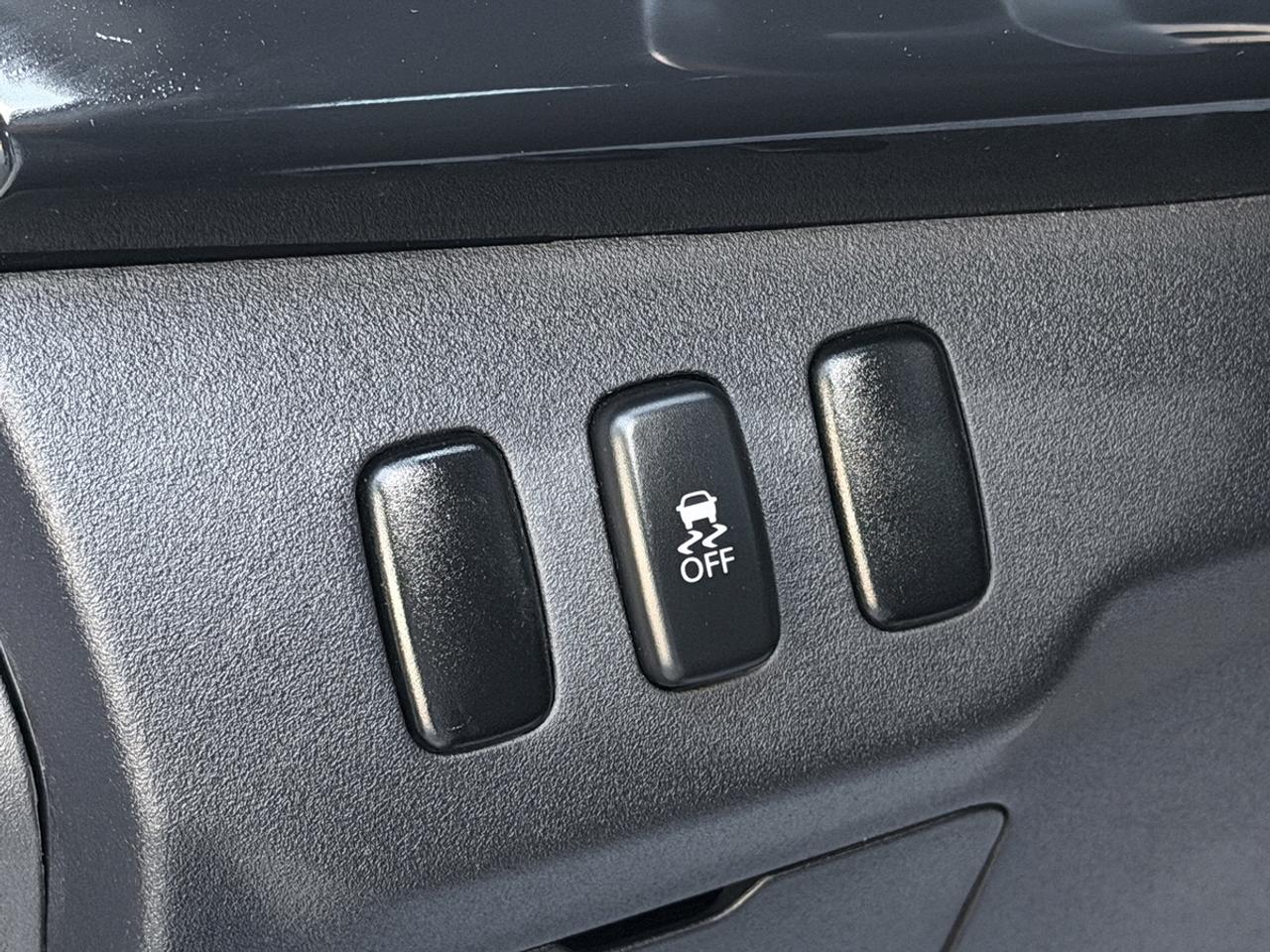 2016 Mitsubishi Lancer ES AWC 2.4L Photo
