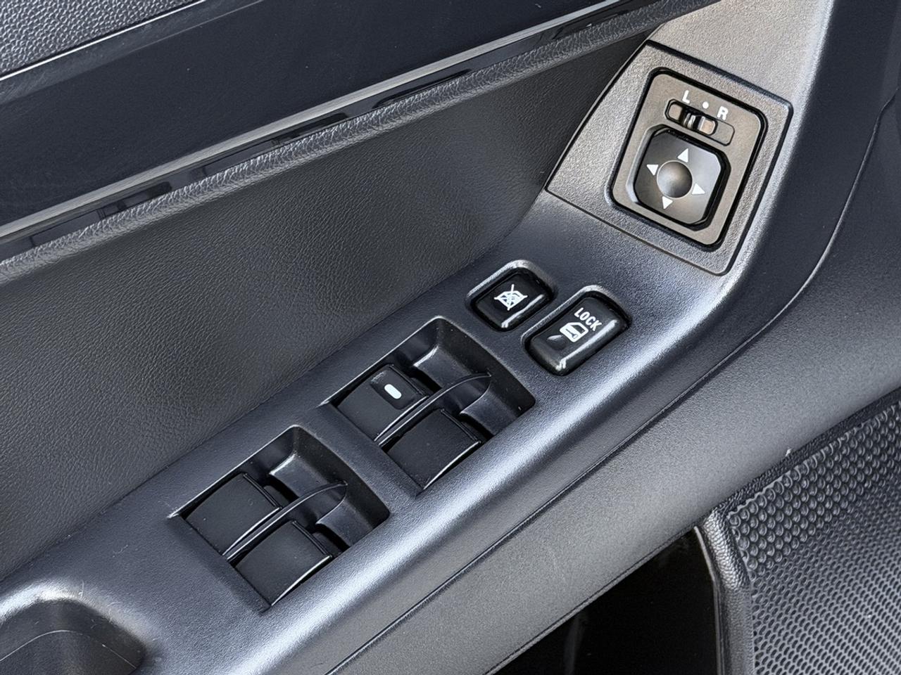 2016 Mitsubishi Lancer ES AWC 2.4L Photo