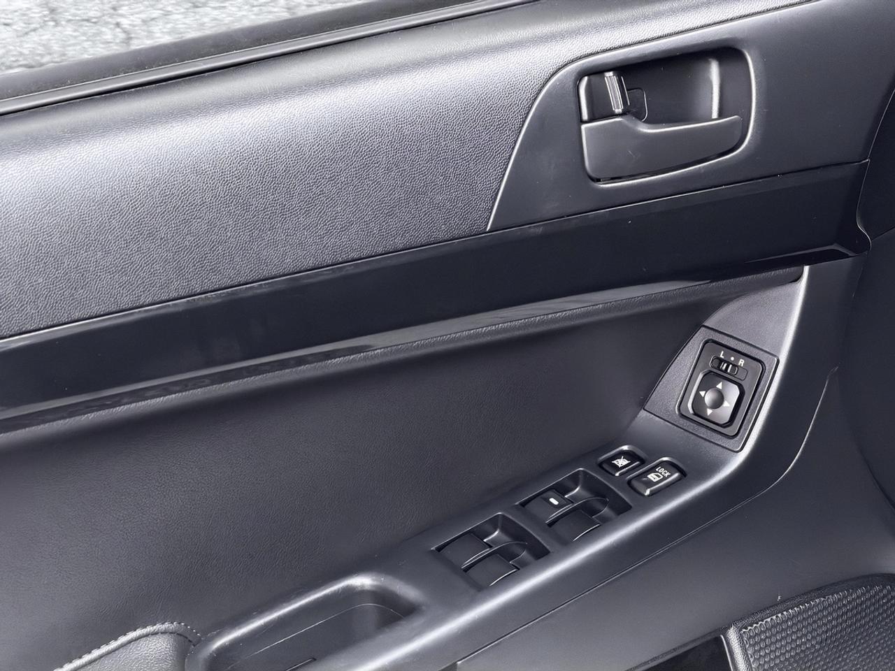 2016 Mitsubishi Lancer ES AWC 2.4L Photo