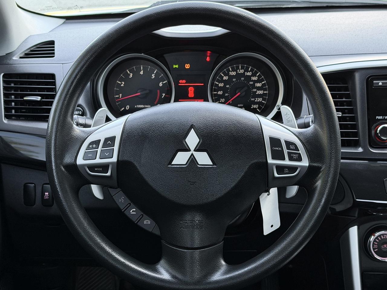 2016 Mitsubishi Lancer ES AWC 2.4L Photo