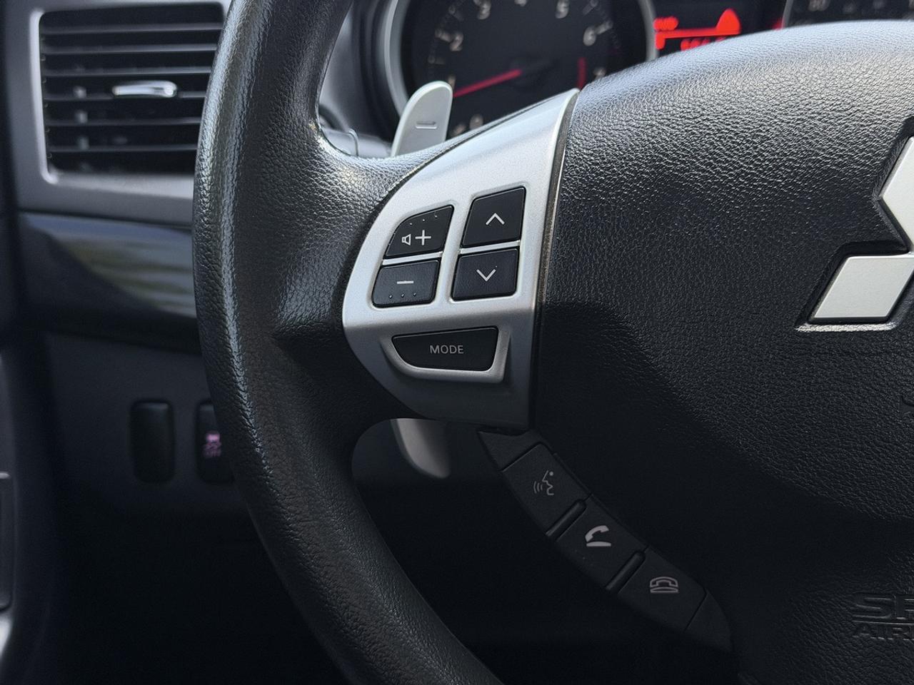 2016 Mitsubishi Lancer ES AWC 2.4L Photo
