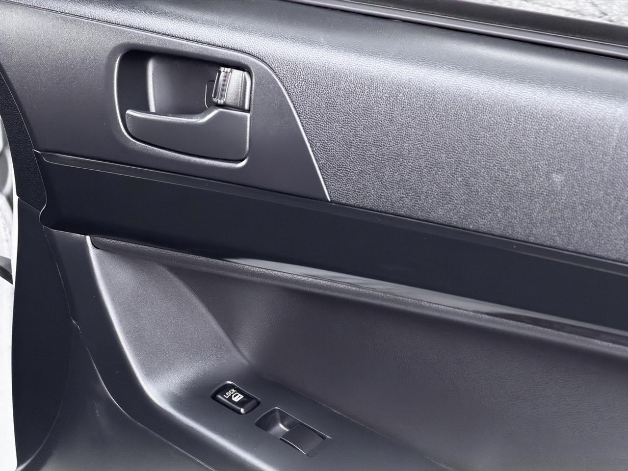 2016 Mitsubishi Lancer ES AWC 2.4L Photo