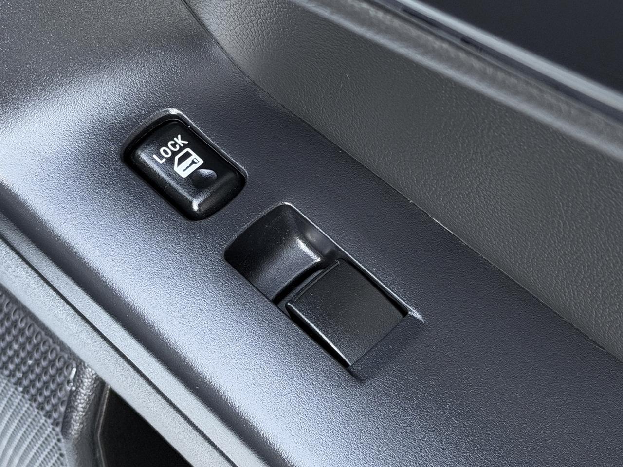 2016 Mitsubishi Lancer ES AWC 2.4L Photo