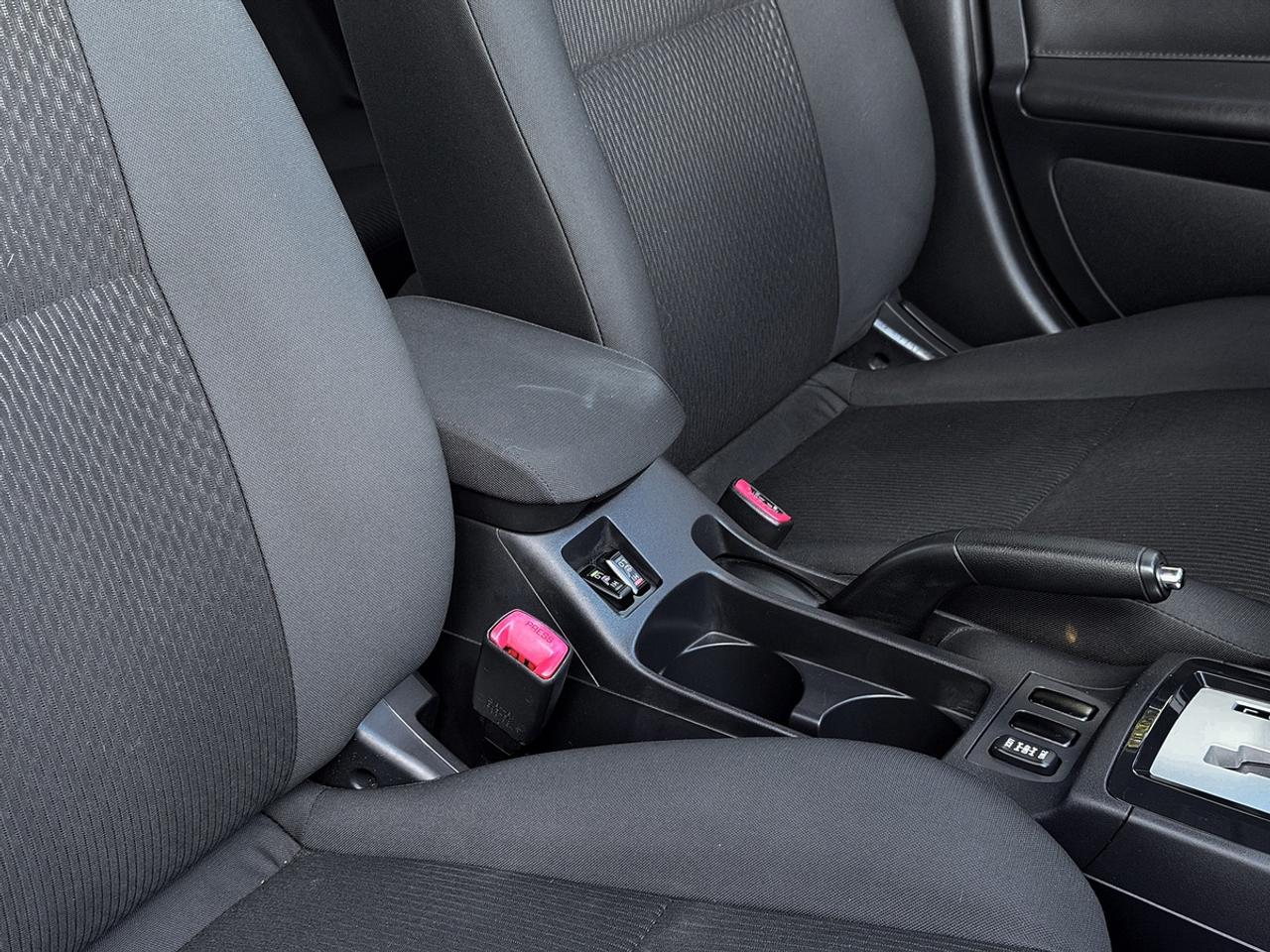 2016 Mitsubishi Lancer ES AWC 2.4L Photo